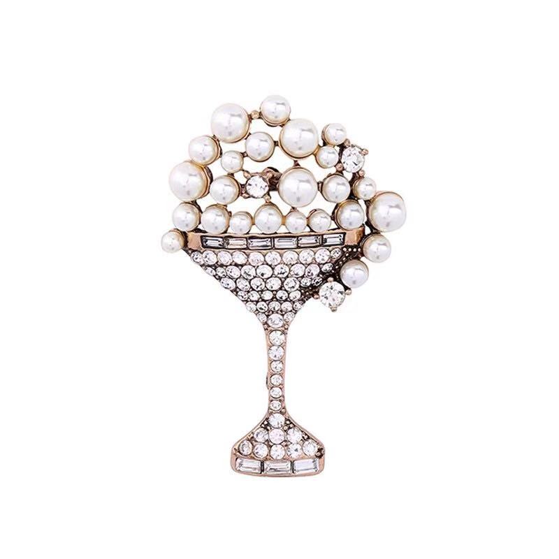 Broche de copa de vino vintage