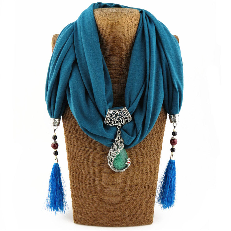 Nuevo colgante de piedra de pavo real con borla de cuentas de cerámica, bufanda para mujer, joyería de moda bohemia con dijes