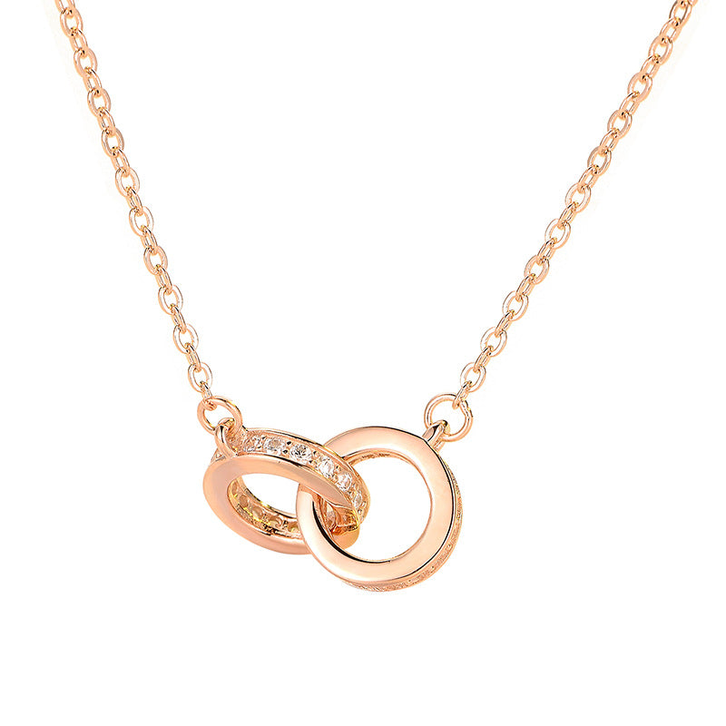 Halskette mit ineinandergreifenden Ringen