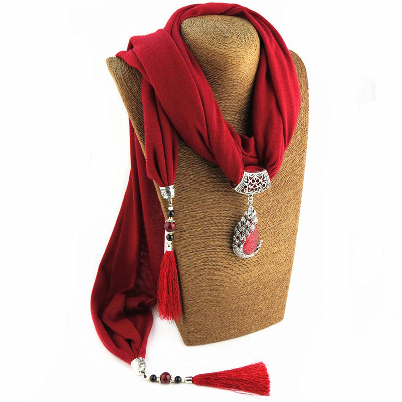 Nuevo colgante de piedra de pavo real con borla de cuentas de cerámica, bufanda para mujer, joyería de moda bohemia con dijes