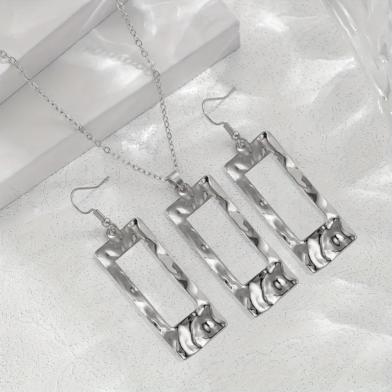 Lxalry Goldfarbenes, gehämmertes geometrisches Schmuckset, recycelte Legierungskette & Ohrringe für Damen, umweltfreundliche, hypoallergene Accessoires für den Alltag, Party, formelle Anlässe