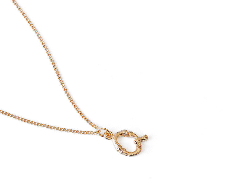 Female retro style pendant clavicle chain