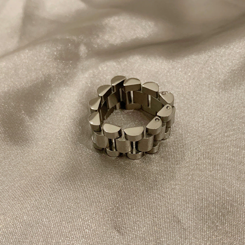 Anillo de cadena de acero de titanio con personalidad retro europea y americana