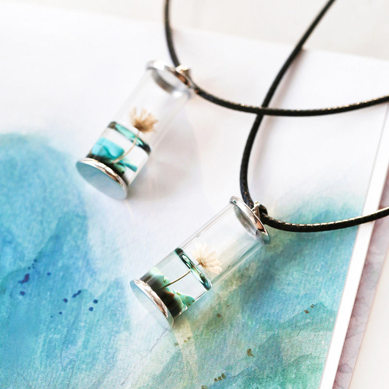 Halskette mit getrockneten Blumen in einer Glasflasche – Kunstharz „Time Drifting Bottle“