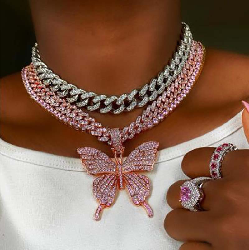 Vollmond-Diamant-Schmetterlingskette Niedlicher Schmetterling Luxus-Diamantanhänger