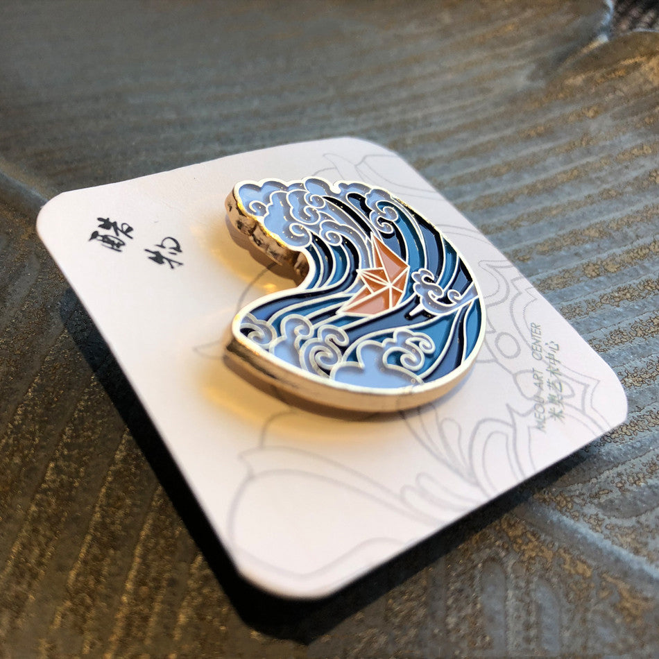 Broche "Monta el Viento y las Olas", Broche Delicado de Metal Azul, Broche de Insignia de Decoración Creativa