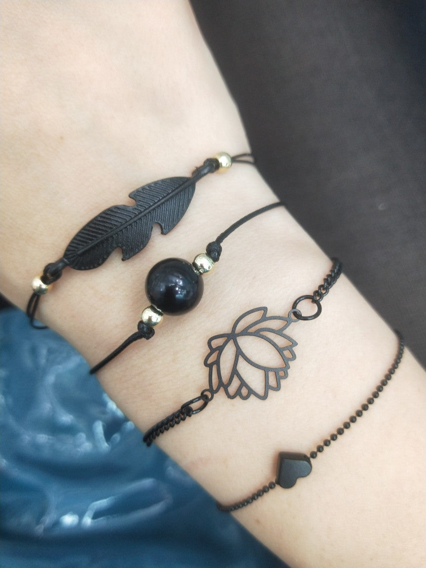 Combinación de Pulseras de Perlas Negras y Hojas de Loto (4 Piezas)