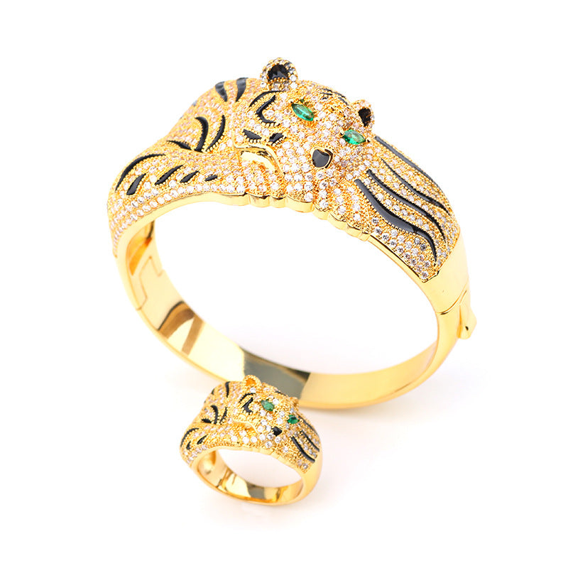 Conjunto de anillo y pulsera de leopardo grande con diamantes de imitación de moda