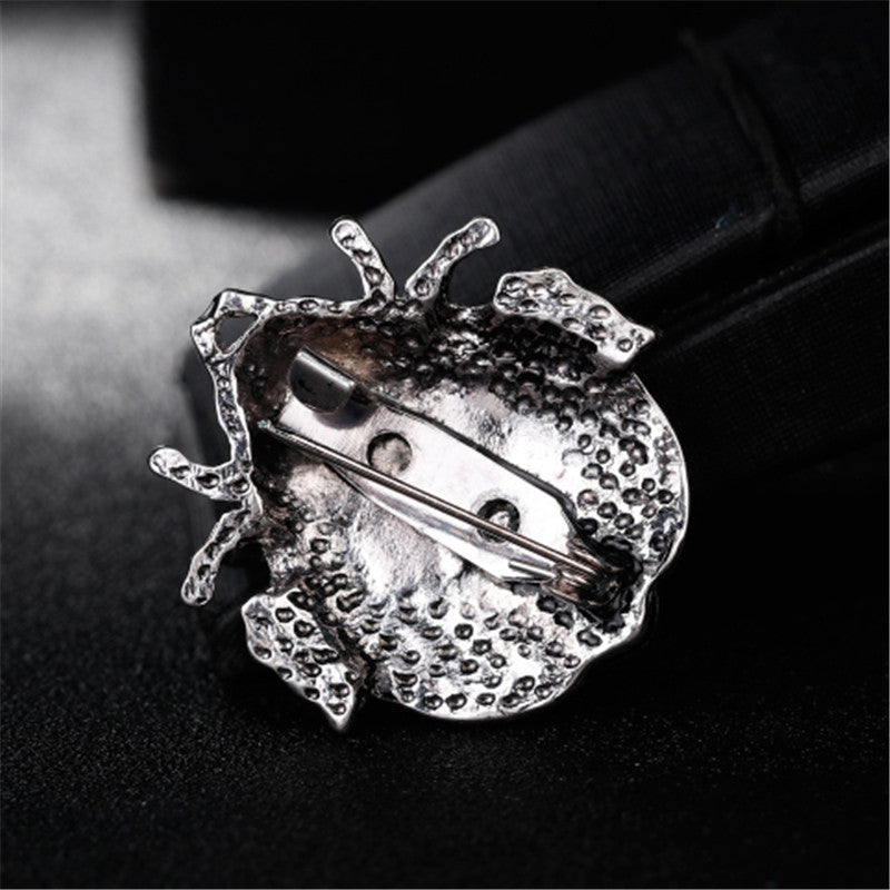 Broche de mariquita de siete estrellas con diamantes de imitación de plata antigua electrochapada, broche, accesorios unisex que combinan con todo
