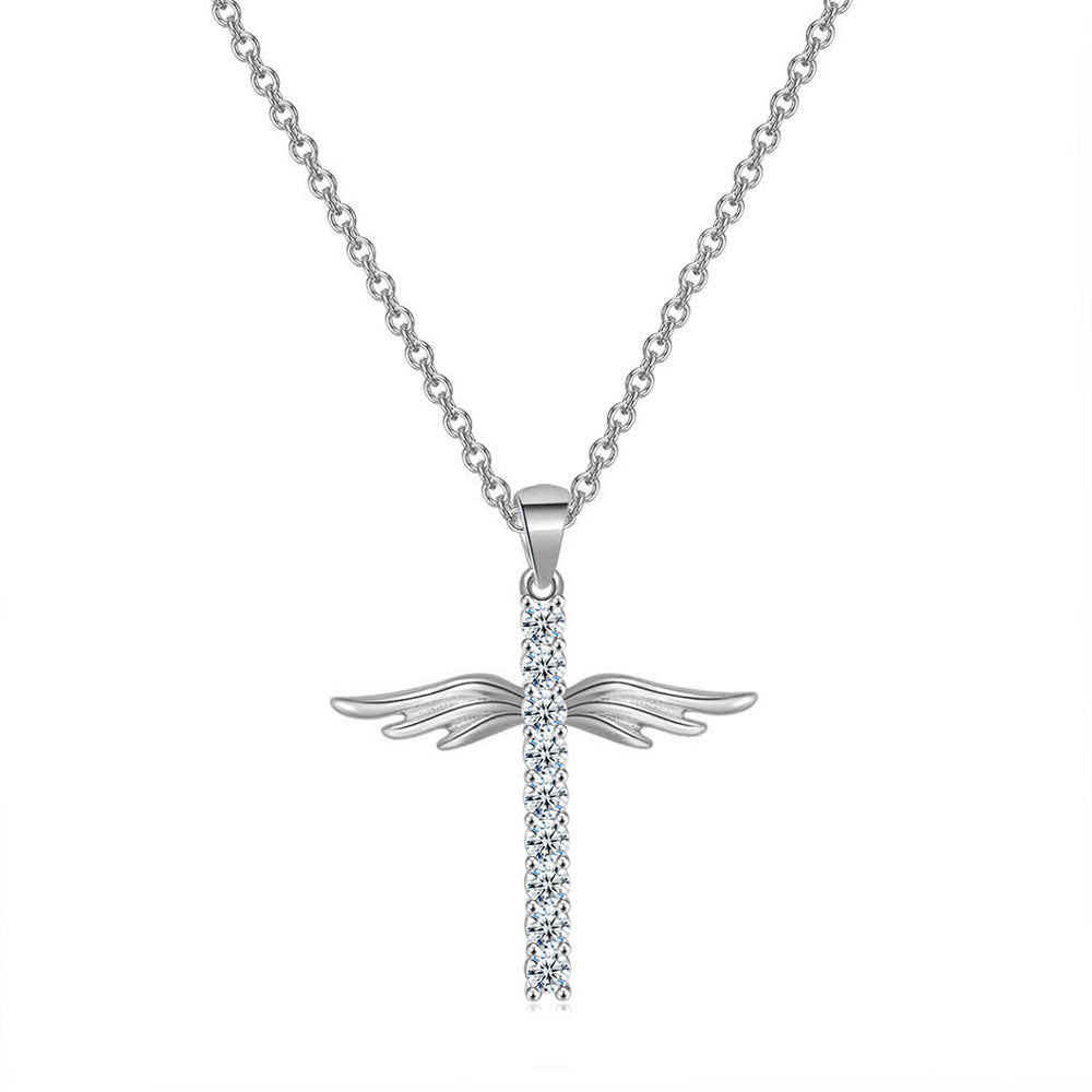 Collar con cruz y alas de ángel