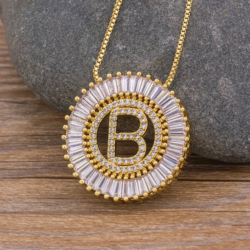 Collar con colgante de iniciales de la A a la Z clásico