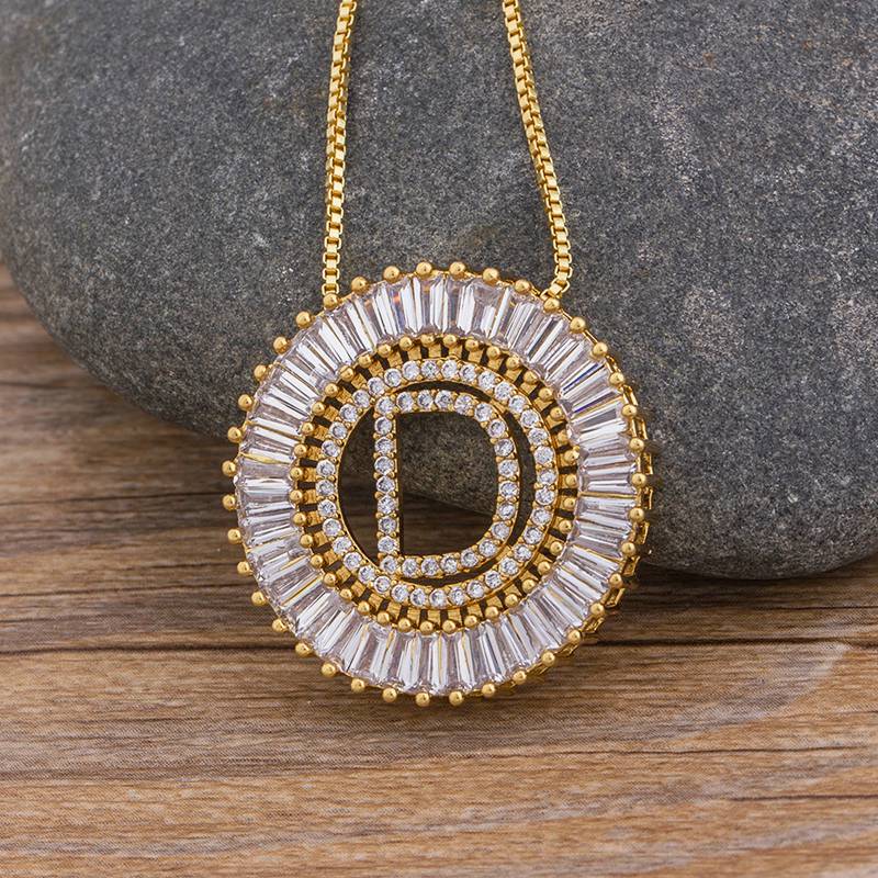 Collar con colgante de iniciales de la A a la Z clásico