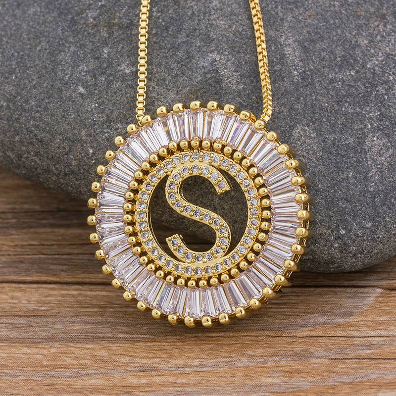 Collar con colgante de iniciales de la A a la Z clásico
