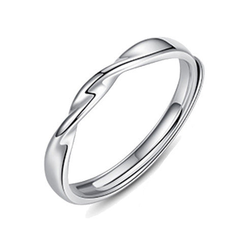 Un par de hombres y mujeres comparten amor y se regalan mutuamente un anillo en un San Valentín con personalidad y a la moda