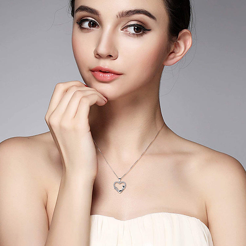 Collar con Colgante de Gato con Forma de Corazón y Diamantes Completos