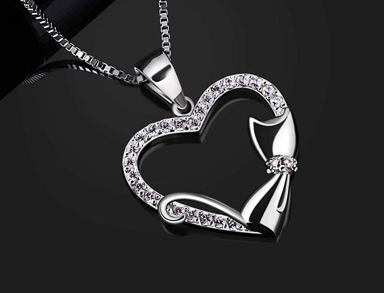 Collar con Colgante de Gato con Forma de Corazón y Diamantes Completos