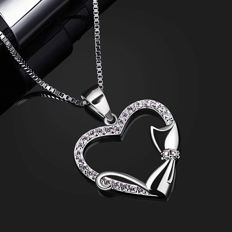 Collar con Colgante de Gato con Forma de Corazón y Diamantes Completos