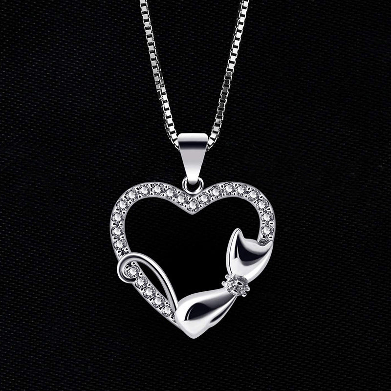 Collar con Colgante de Gato con Forma de Corazón y Diamantes Completos