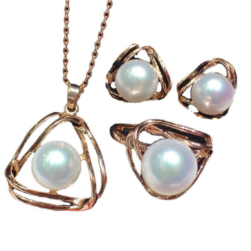 Dreiteiliges Schmuckset Anhänger, Ring, Ohrringe