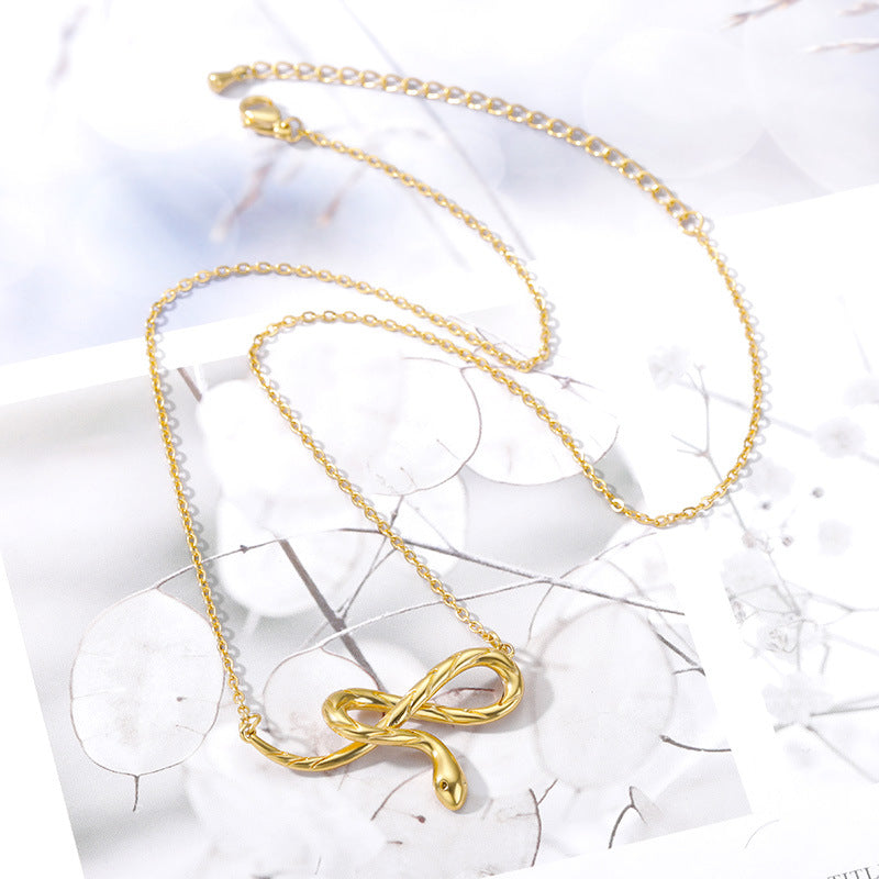 Collar de acero inoxidable con colgante para mujer
