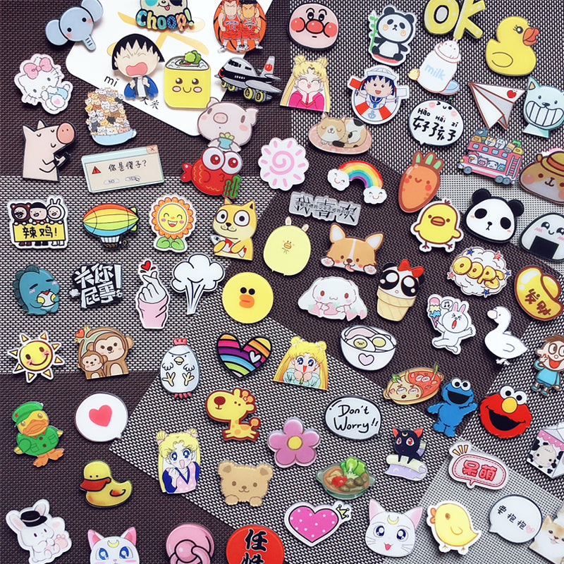 Broche Lindo Pin Acrílico con Forma Insignia de Dibujos Animados Tendencia Pin de Género
