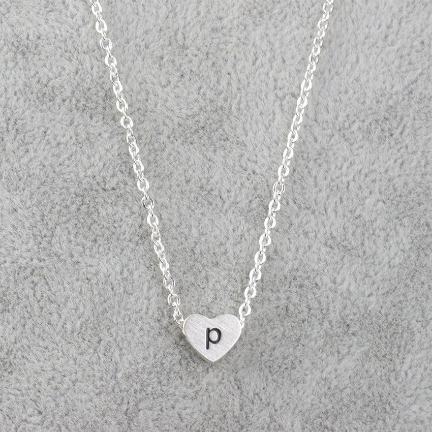Collar con colgante de 26 letras de acero inoxidable para mujer