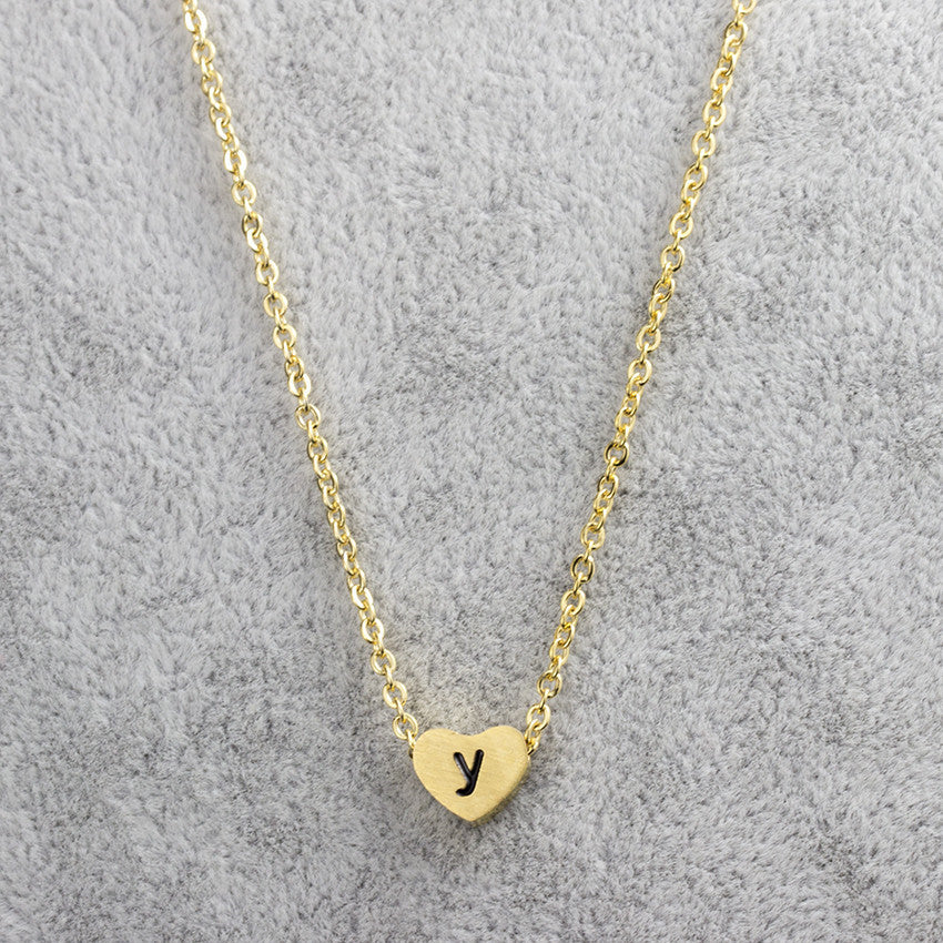 Collar con colgante de 26 letras de acero inoxidable para mujer