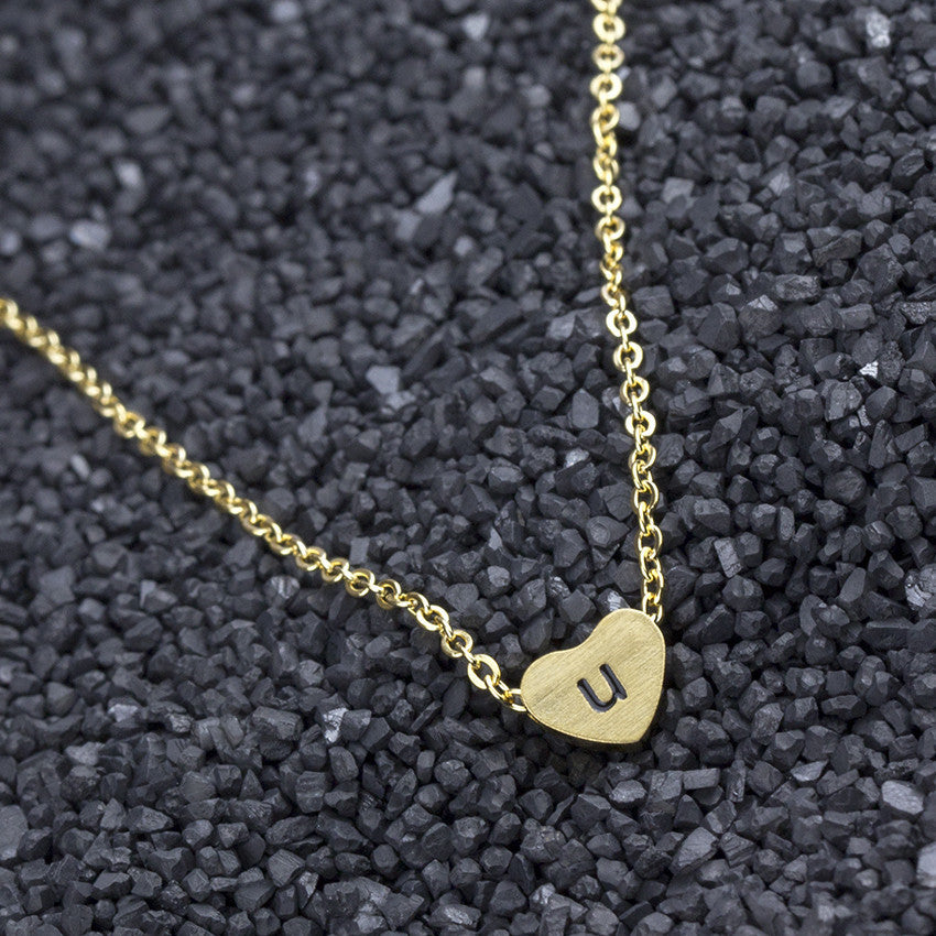 Collar con colgante de 26 letras de acero inoxidable para mujer