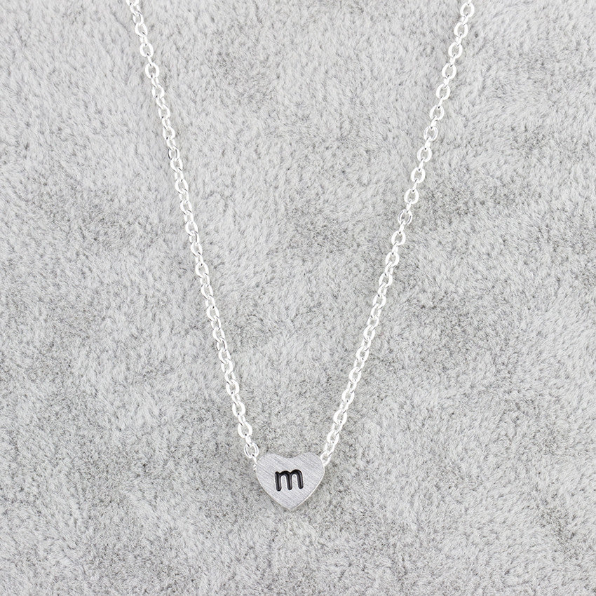 Collar con colgante de 26 letras de acero inoxidable para mujer