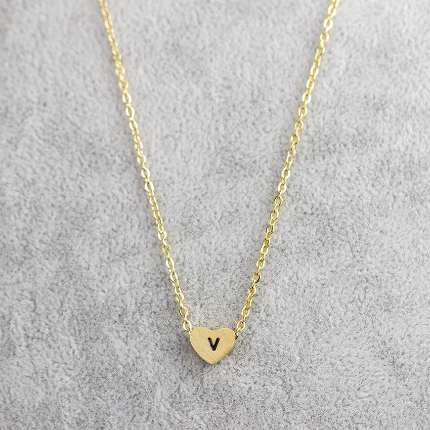 Collar con colgante de 26 letras de acero inoxidable para mujer