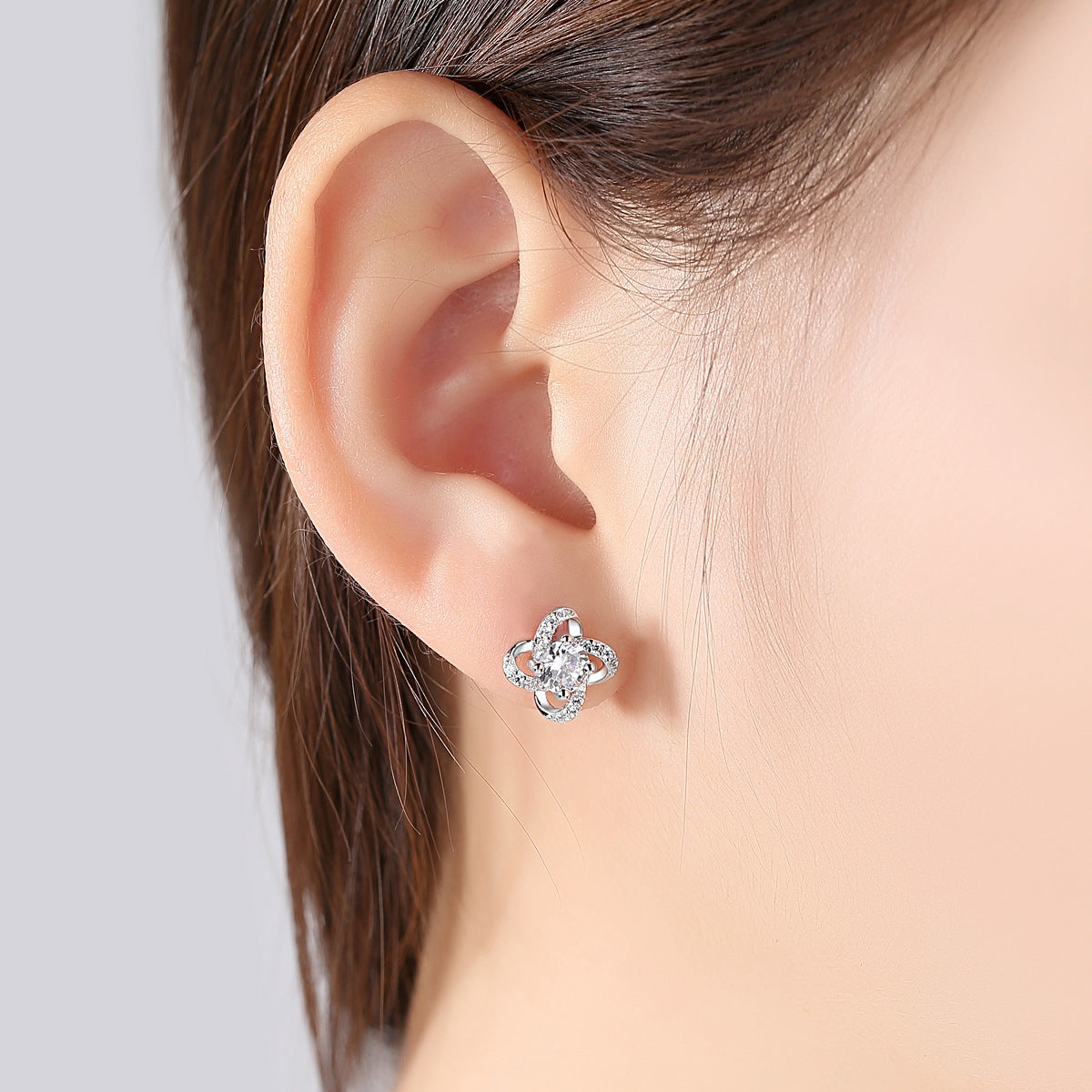 Pendientes de tuerca de plata esterlina 925 al por mayor, circonita 3A, Tmall, superventas, pendientes de moda con trébol de cuatro hojas