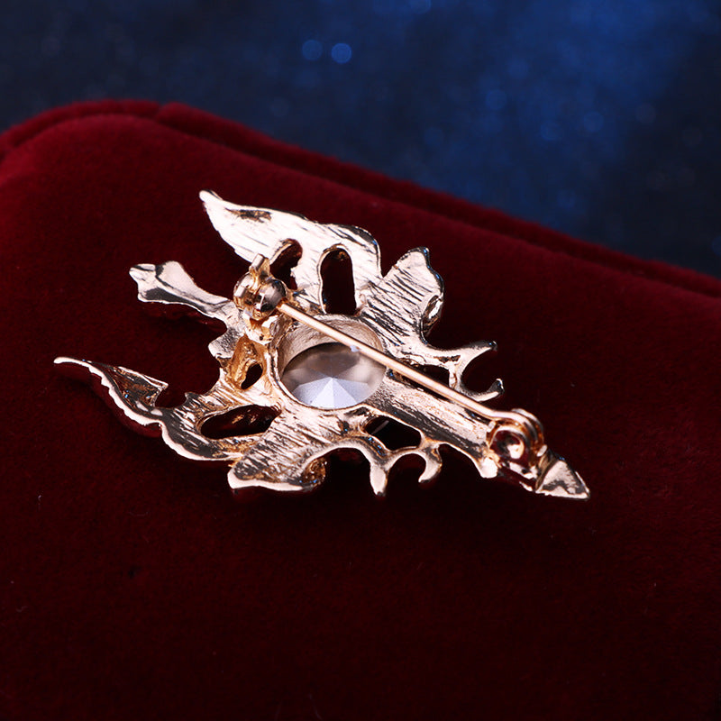 Broche de espada de doble dragón retro europeo y americano