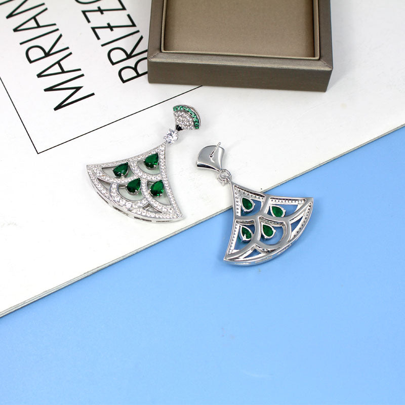 Neues Produkt Grüne Zirkon Fächerohrringe mit vergoldeten Diamanten