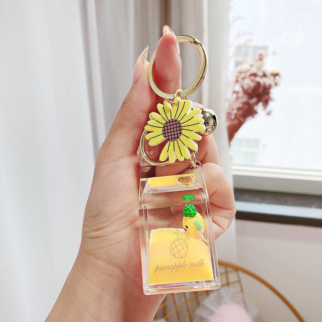 Llavero de coche Botella de jugo de durazno Llavero Joyas de corazón para chica