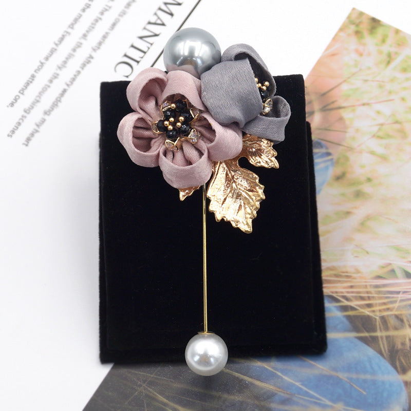 Broche de flor de perla