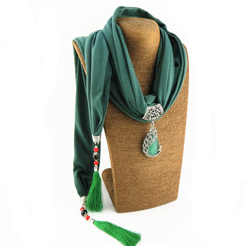 Nuevo colgante de piedra de pavo real con borla de cuentas de cerámica, bufanda para mujer, joyería de moda bohemia con dijes