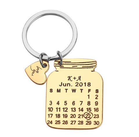 Herzförmiger, personalisierter Kalender Schlüsselanhänger Individuelles Geschenk Gravur Herz Datum Name Edelstahl Schlüsselanhänger Abschluss Jahrestag Geburtstag