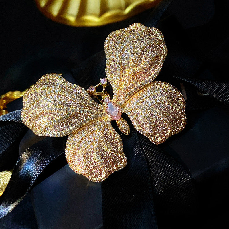 Schmetterlingsbrosche voller Diamant-Zirkone