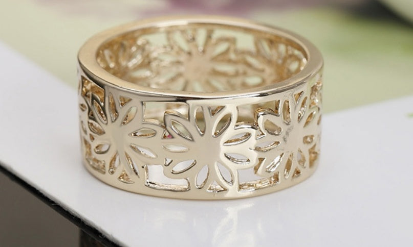 Individueller hohler Ring mit Muster