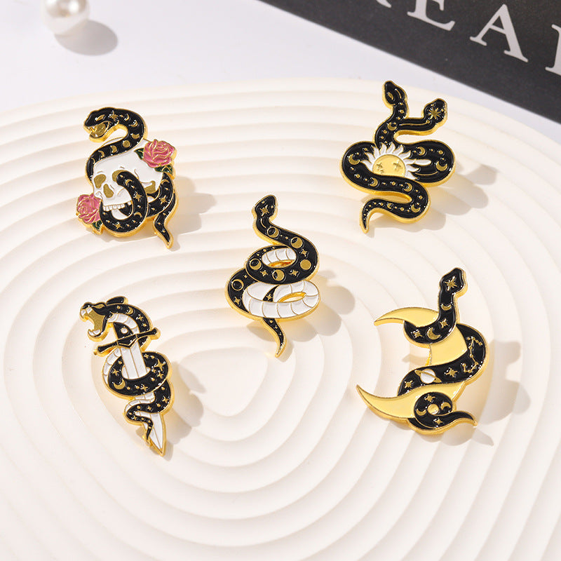 Broche de aleación con forma de serpiente de dibujos animados, broche de goteo de aceite para hombres y mujeres, accesorios