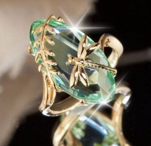 Olivgrüner Ring