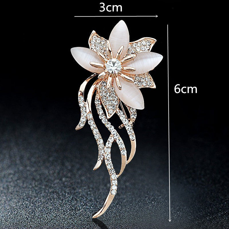 Broche de diamantes de imitación de moda
