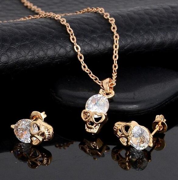 Neuer Mode-Goldschädel Damen Schmucksets Kristall Ohrringe Anhänger Halskette Set