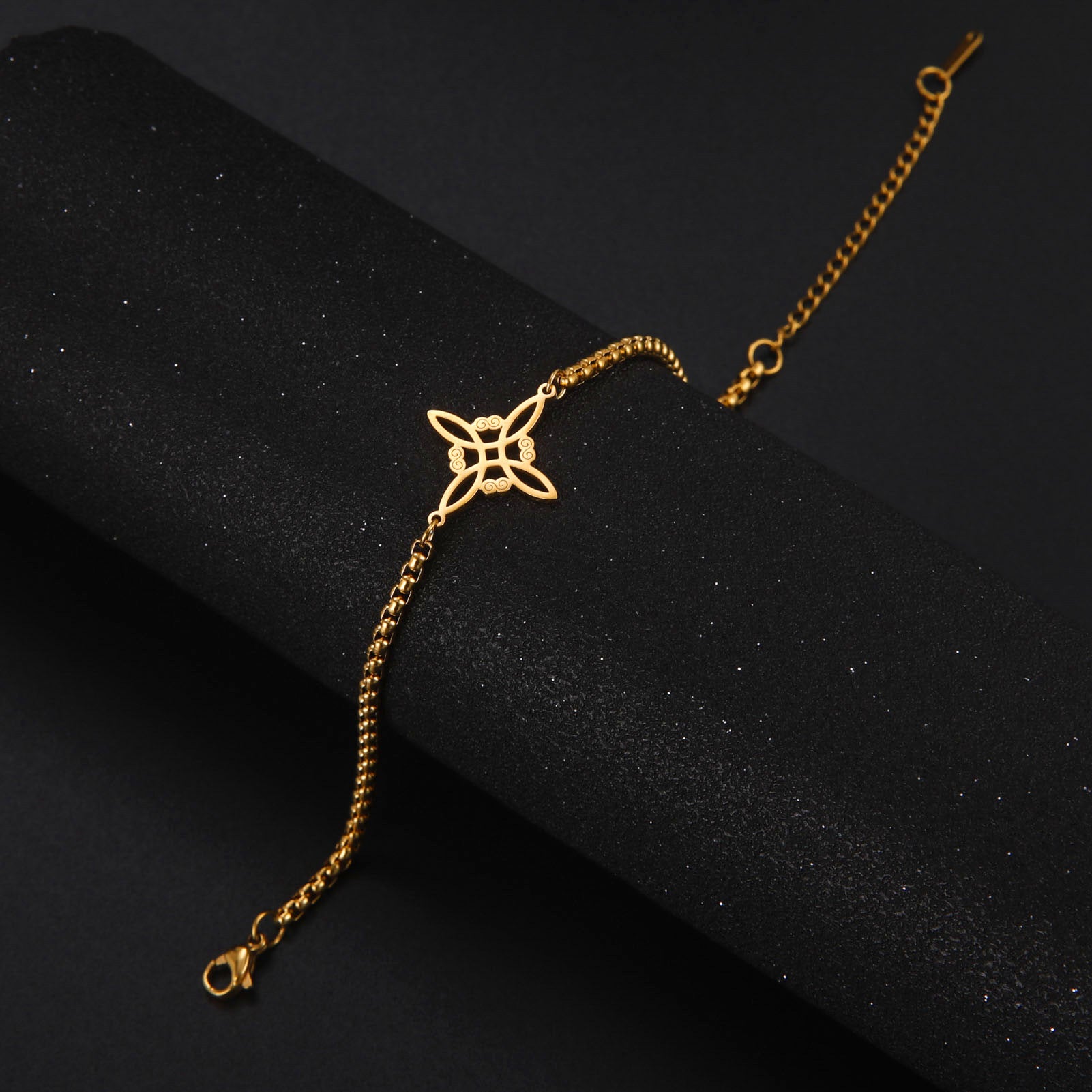 Pulsera de Acero Inoxidable con Cadena de Caja de Doble Agujero en Forma de S con Nudo de Bruja de Diseño Versátil