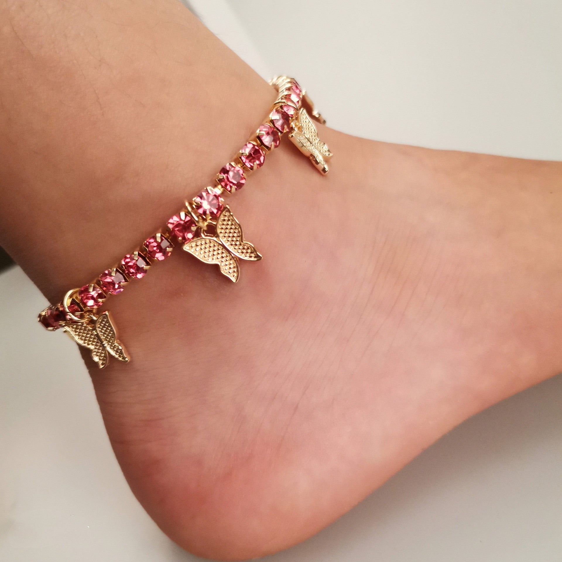 Tobillera con colgante de mariposa y diamantes de imitación