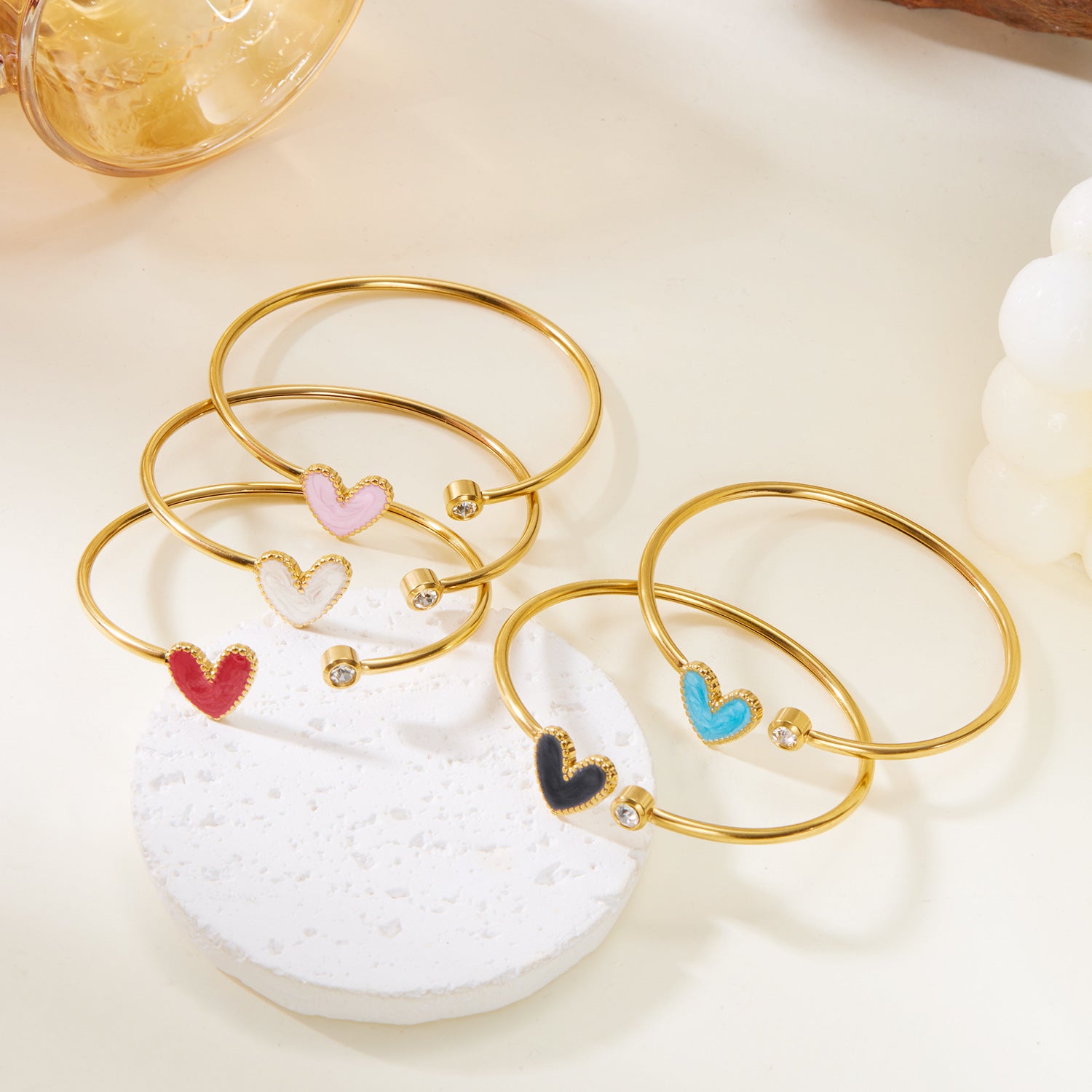 Pulsera Corazón de Aceite Hueco con Diamante