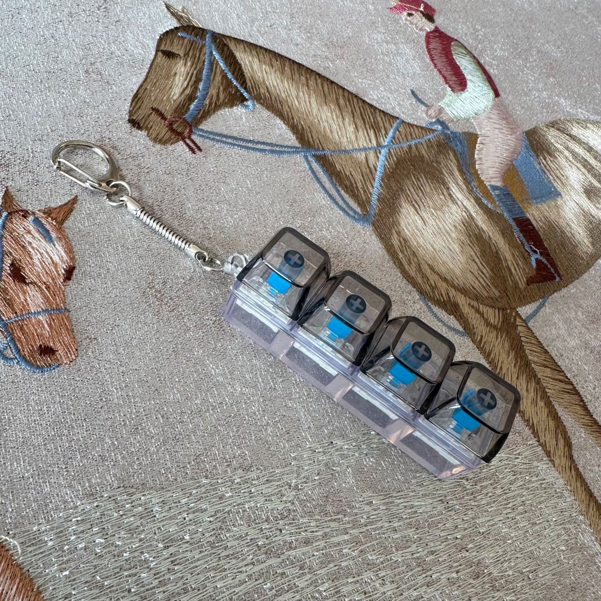 Decompression PC4 Key Mechanical Keyboard Keychain Decompression Vent Toy