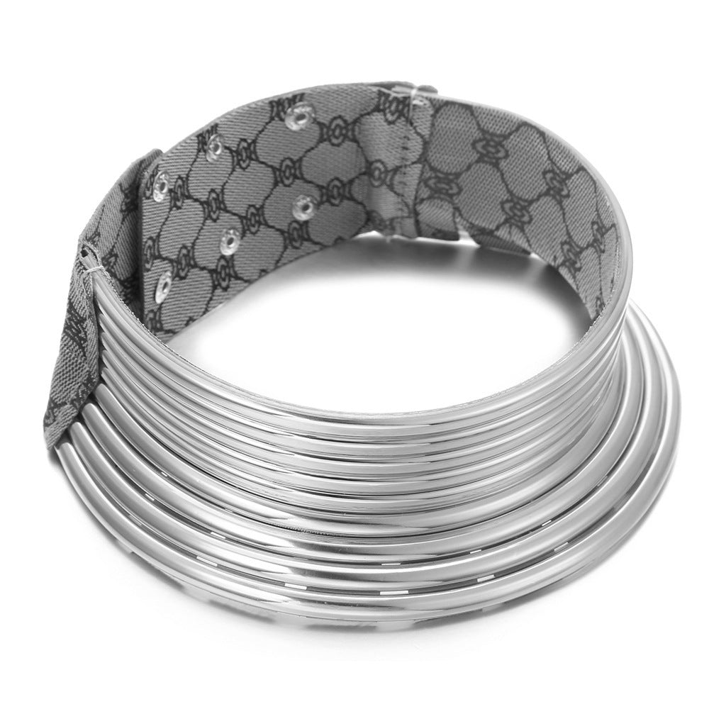 Collar africano exagerado para mujer