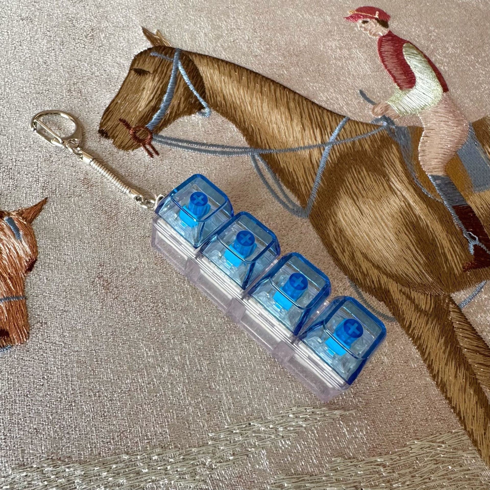 Decompression PC4 Key Mechanical Keyboard Keychain Decompression Vent Toy