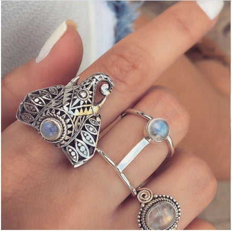 Diamantbesetzter Ring